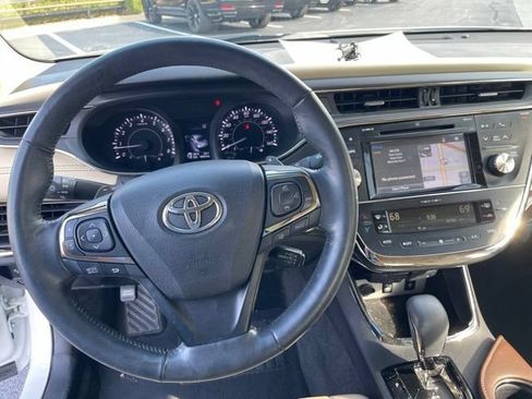 Used 2018 Toyota Avalon Limited FWD image 13