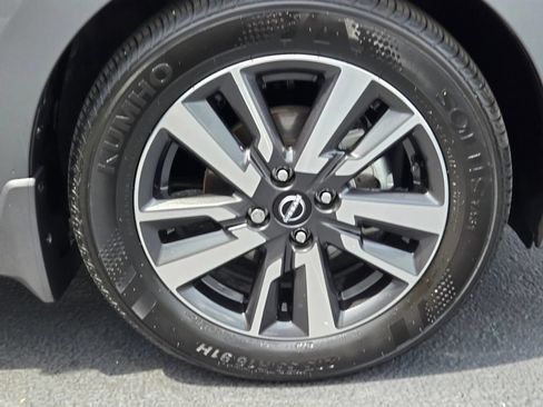 Used 2025 Nissan Versa SV w/ Trunk Package FWD image 19