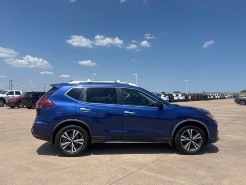 Used 2019 Nissan Rogue SV w/ Sun & Sound Touring Package FWD image 25
