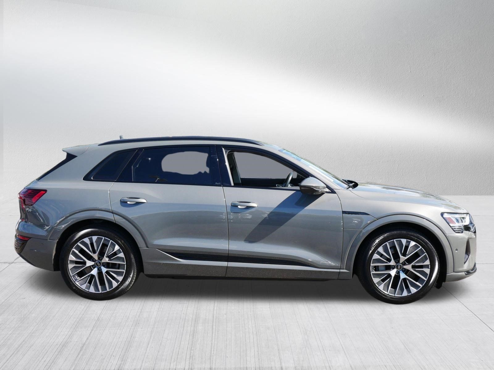 Used 2024 Audi Q8 e-tron Premium Plus w/ Premium Plus Package AWD/4WD image 8