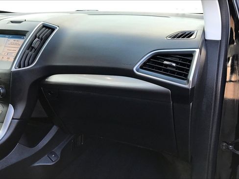 Used 2019 Ford Edge SEL AWD/4WD image 21