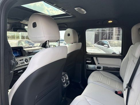 Used 2025 Mercedes-Benz G 550 image 12