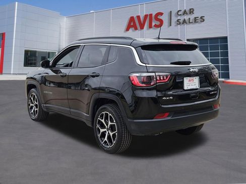 Used 2025 Jeep Compass Limited image 3