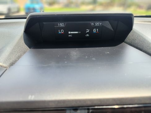 Used 2023 Subaru Forester Limited image 33