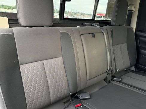 Used 2022 Nissan Titan SV RWD image 36