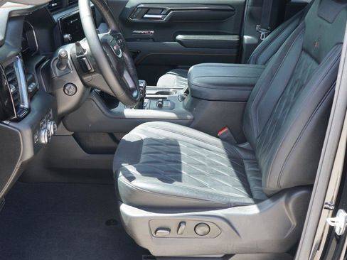 Used 2023 GMC Sierra 1500 AT4 w/ AT4 Premium Package AWD/4WD image 10
