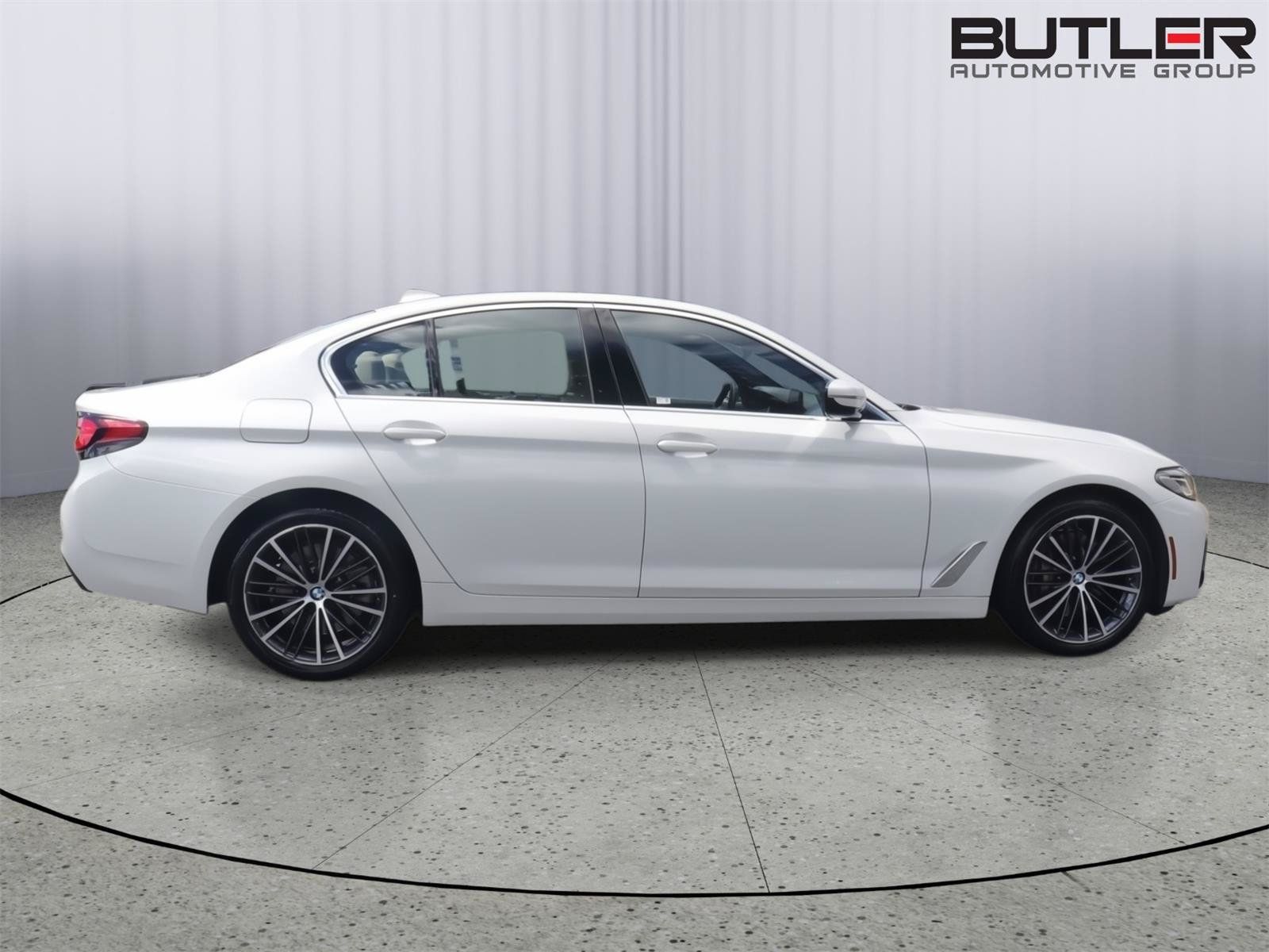 Used 2023 BMW 540i w/ Premium Package RWD image 6