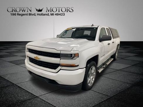 Used 2019 Chevrolet Silverado 1500 Custom w/ Custom Convenience Package image 3