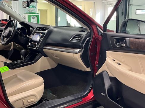 Used 2018 Subaru Outback 3.6R Limited image 9