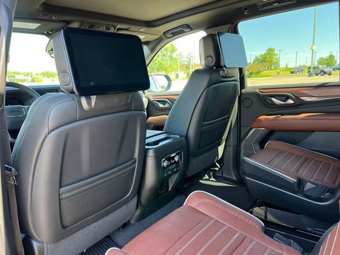 Used 2023 GMC Yukon Denali Ultimate AWD/4WD image 48