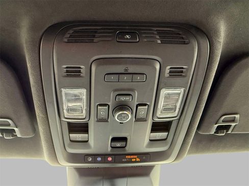 Used 2022 Cadillac Escalade ESV Premium Luxury Platinum image 29