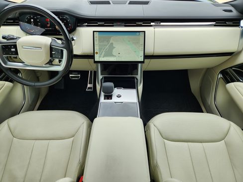 Used 2025 Land Rover Range Rover SE AWD/4WD image 21