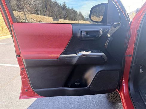 Used 2021 Toyota Tacoma SR5 image 9