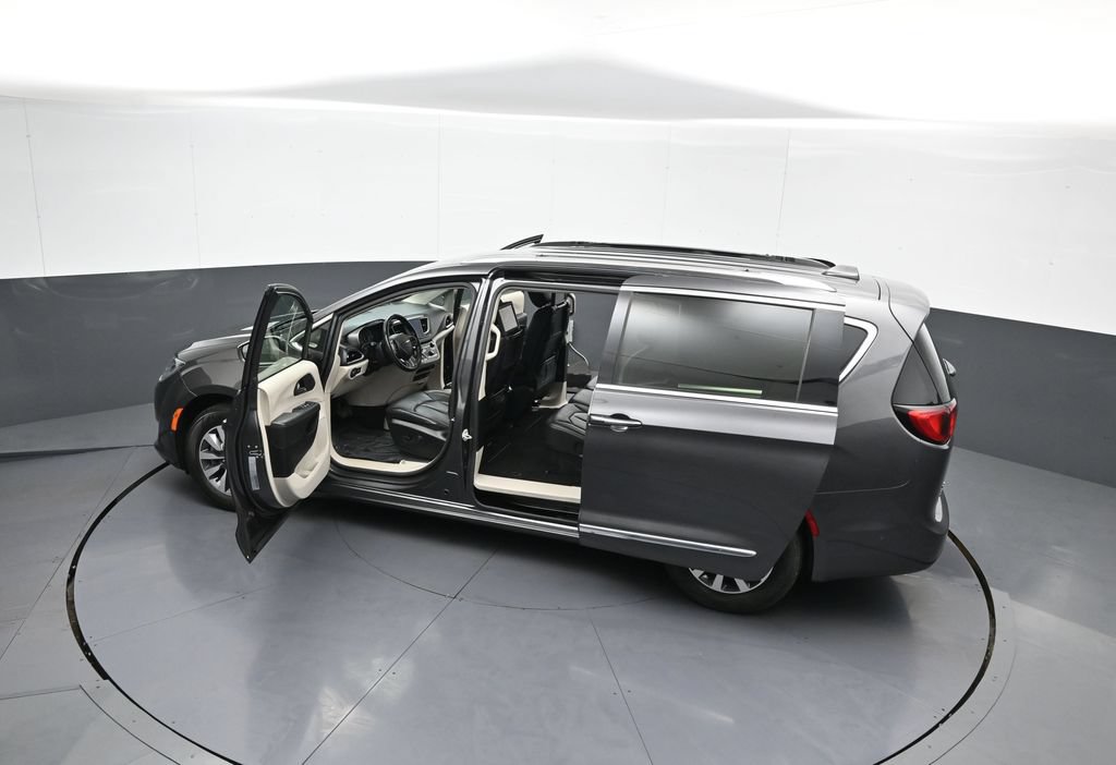 Used 2020 Chrysler Pacifica Touring-L Plus FWD image 47