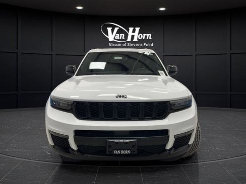 Used 2024 Jeep Grand Cherokee L Limited w/ Black Appearance Package image 8