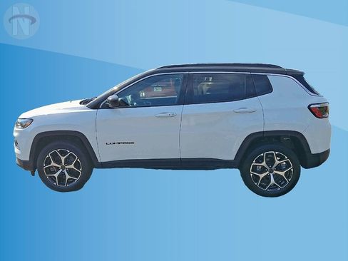 Used 2025 Jeep Compass Limited AWD/4WD image 5