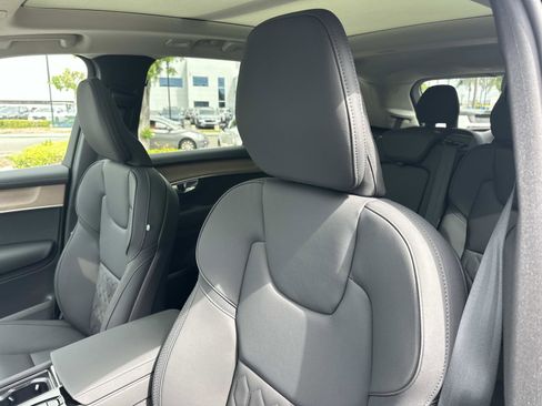 New 2026 Volvo XC90 B5 Core image 15