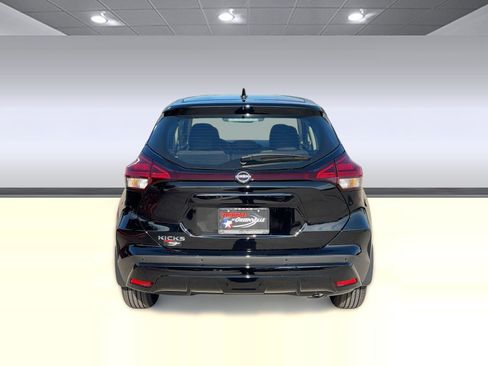 New 2025 Nissan Kicks Play S image 10