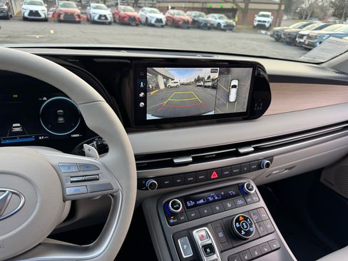 Used 2024 Hyundai Palisade Limited image 8