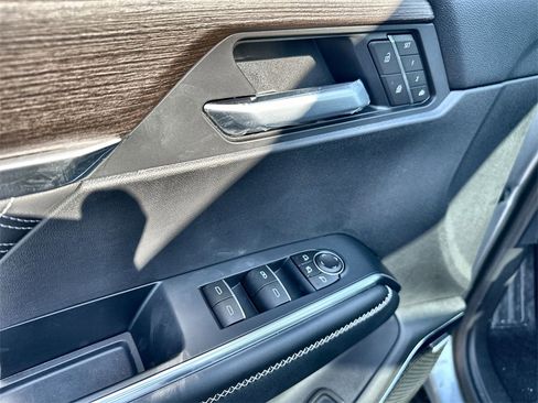 New 2026 GMC Acadia Denali w/ Super Cruise Package image 22