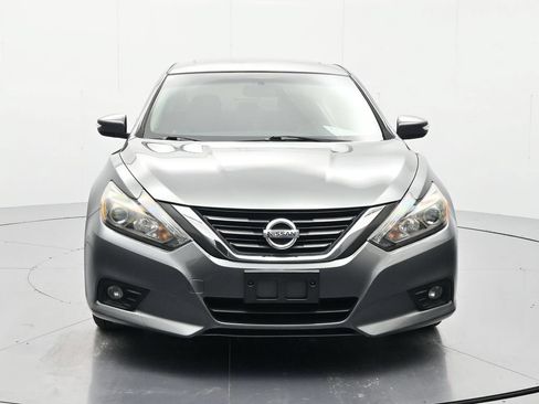 Used 2016 Nissan Altima 2.5 SL w/ 2.5 Technology w/LED Package FWD image 2