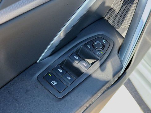 Certified 2025 BMW X2 xDrive28i image 23