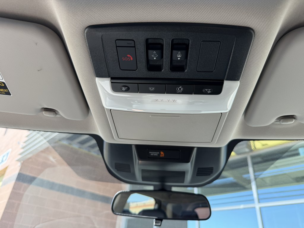 Used 2026 Nissan Rogue SV w/ SV Premium Package FWD image 25