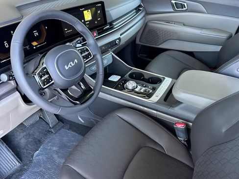 New 2026 Kia Carnival EX FWD image 10