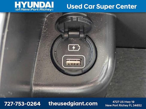 Used 2017 Kia Sorento EX image 27