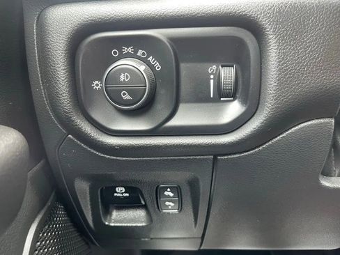 Used 2023 RAM 1500 Big Horn AWD/4WD image 33
