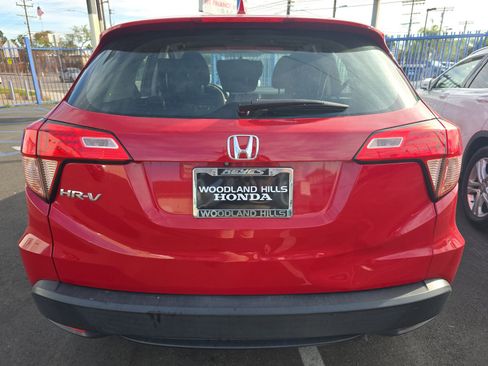 Used 2017 Honda HR-V LX image 5