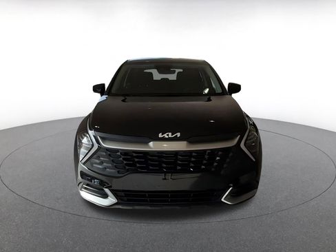 Used 2025 Kia Sportage LX image 4