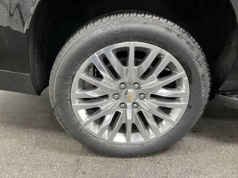 New 2025 Chevrolet Suburban Premier image 70