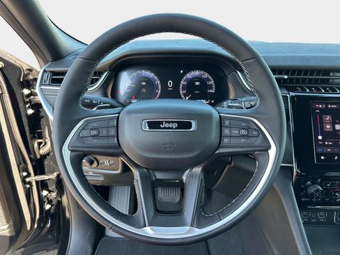 New 2025 Jeep Grand Cherokee Altitude AWD/4WD image 27