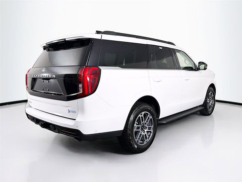 Used 2025 Ford Expedition Active AWD/4WD image 7