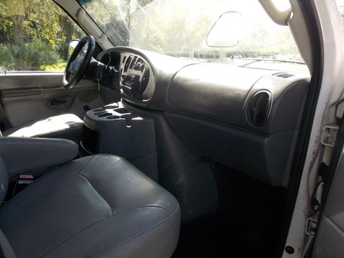 Used 2003 Ford E-350 and Econoline 350 Super Duty image 10