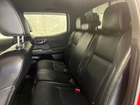Used 2018 Toyota Tacoma TRD Off-Road image 36