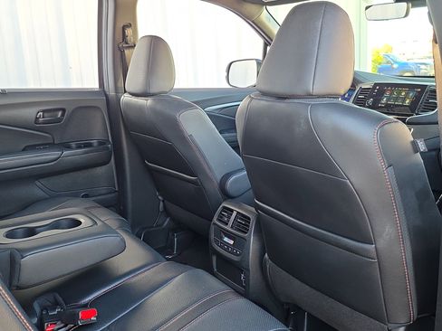 Used 2022 Honda Pilot TrailSport image 31