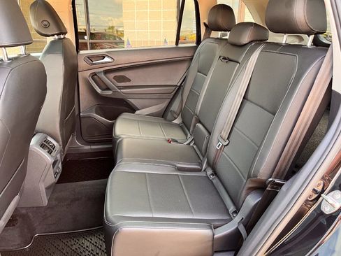 Used 2018 Volkswagen Tiguan SEL AWD/4WD image 20