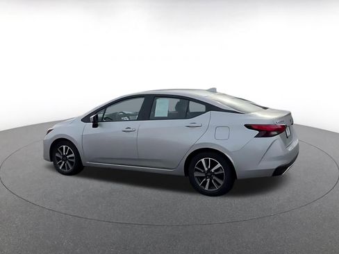 Used 2025 Nissan Versa SV FWD image 4
