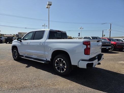 New 2026 Chevrolet Silverado 1500 High Country w/ Technology Package AWD/4WD image 3