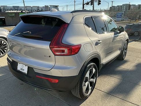 Certified 2025 Volvo XC40 B5 Plus image 6