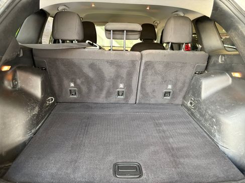 Used 2019 Jeep Cherokee Latitude AWD/4WD image 29