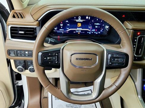 Used 2023 GMC Yukon XL Denali AWD/4WD image 14