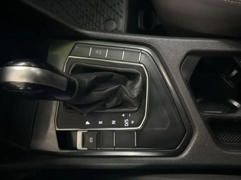 Used 2018 Volkswagen Tiguan S FWD image 12