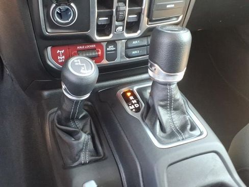 Used 2026 Jeep Gladiator Mojave AWD/4WD image 19