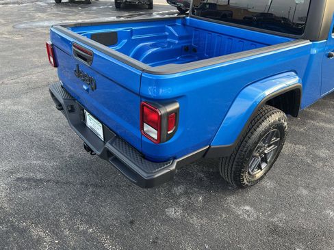 New 2026 Jeep Gladiator Sport image 42