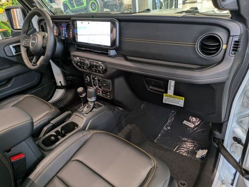 New 2025 Jeep Wrangler Unlimited Rubicon 392 image 25