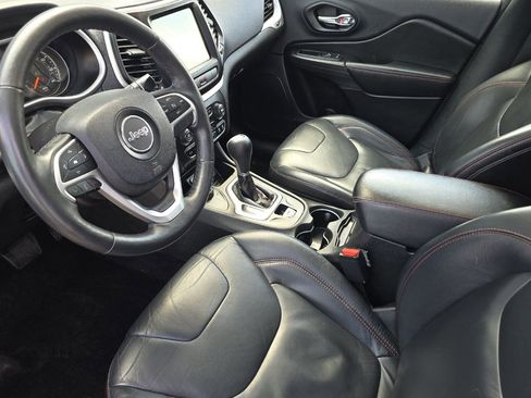 Used 2015 Jeep Cherokee Trailhawk w/ Comfort/Convenience Group AWD/4WD image 10