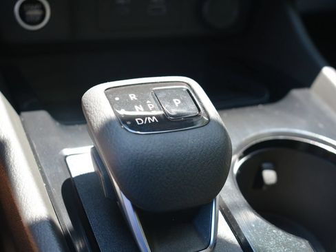 Used 2023 Nissan Rogue S AWD/4WD image 17